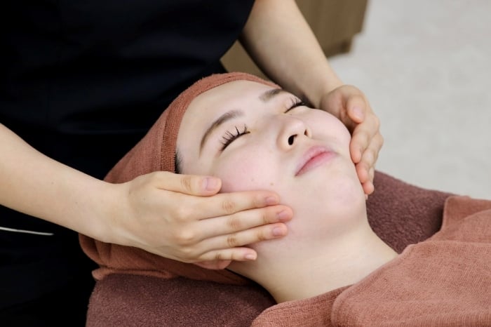 フェイスリンパマッサージ