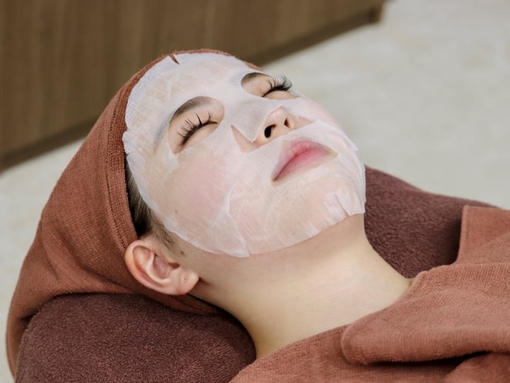 角栓を柔らかくし吸引効果を高める毛穴シート。